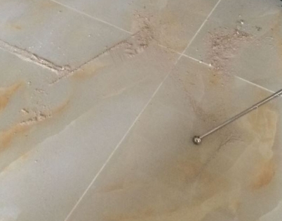 龙湖瓷砖空鼓维修公司分享粘合剂选择不当在瓷砖铺贴过程中可能导致以下问题
