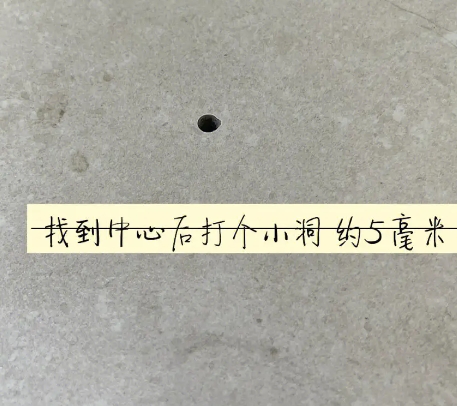 龙湖瓷砖空鼓维修公司专业解答在瓷砖铺贴过程中，如果砂料搅拌不均匀，将会带来以下问题
